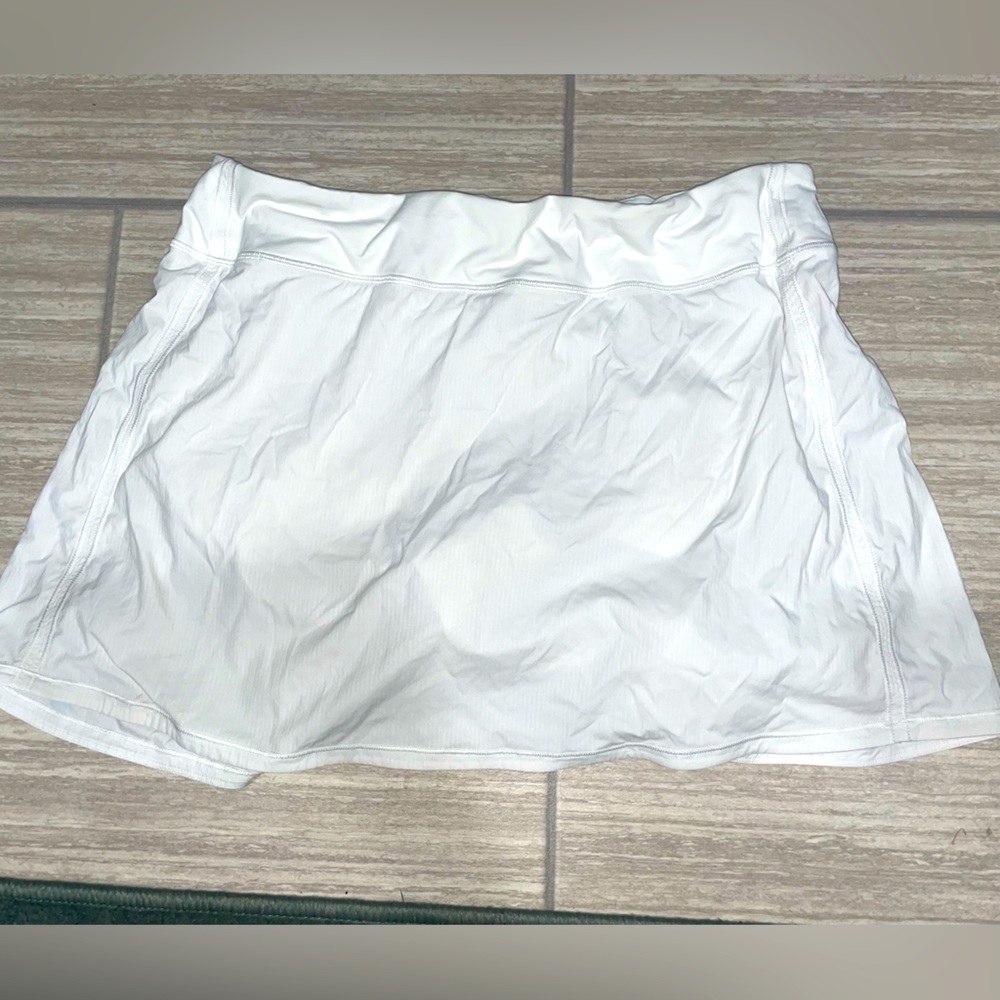 Lululemon size 14 skirt only worn twice